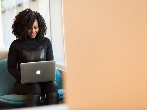 如何選擇注冊香港公司的專業(yè)指南