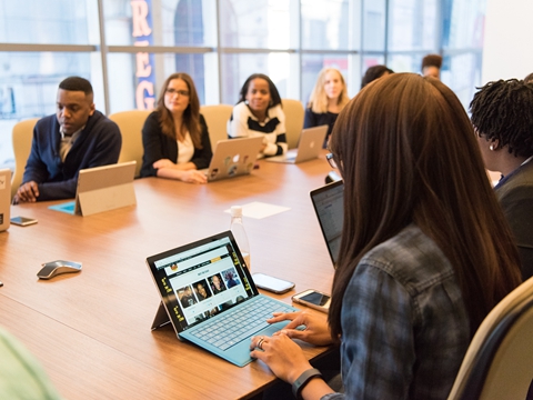 2025迪拜自由區(qū)公司注冊全攻略：七大熱門自由區(qū)對比