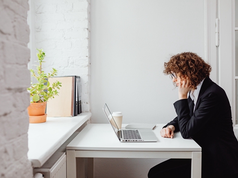 2025年迪拜DAFZA公司注冊(cè)全解析：投資前景及流程